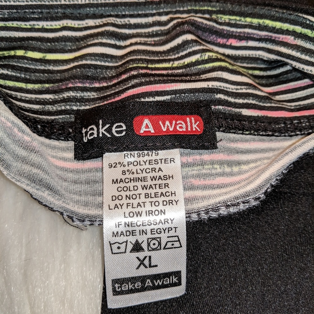 Black active cropped leggings with pockets- Sale! - Picture 2 of 3